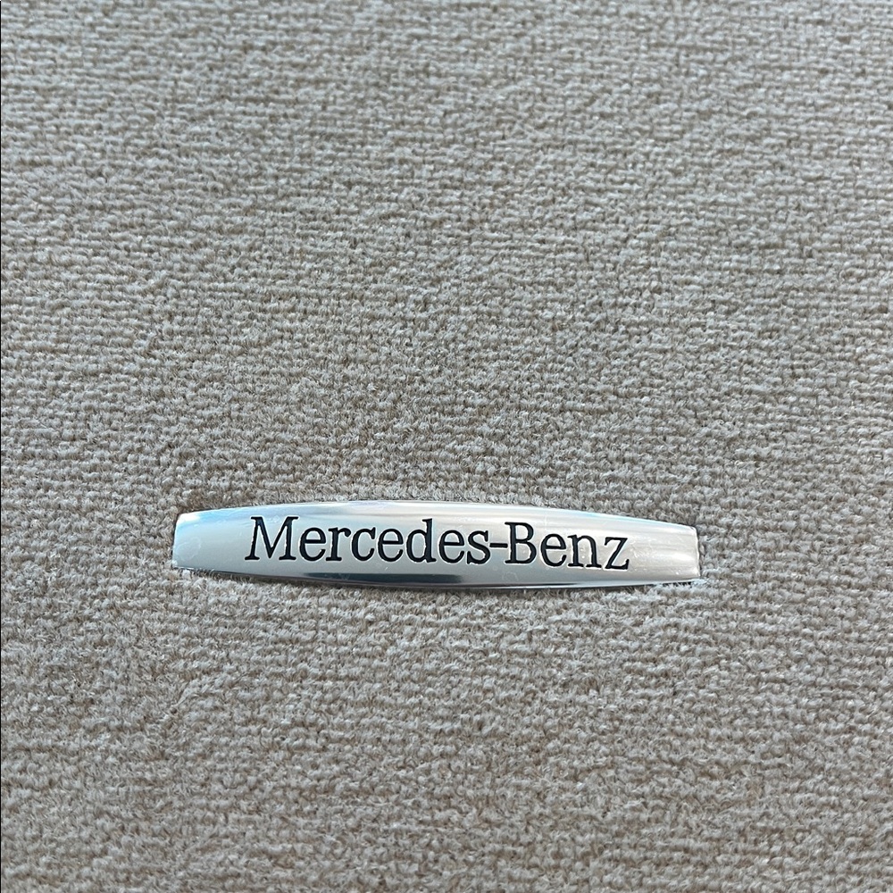 Tan Car Floor Mats. New only 3 pieces as you see on the pictures. No used - Picture 5 of 9
